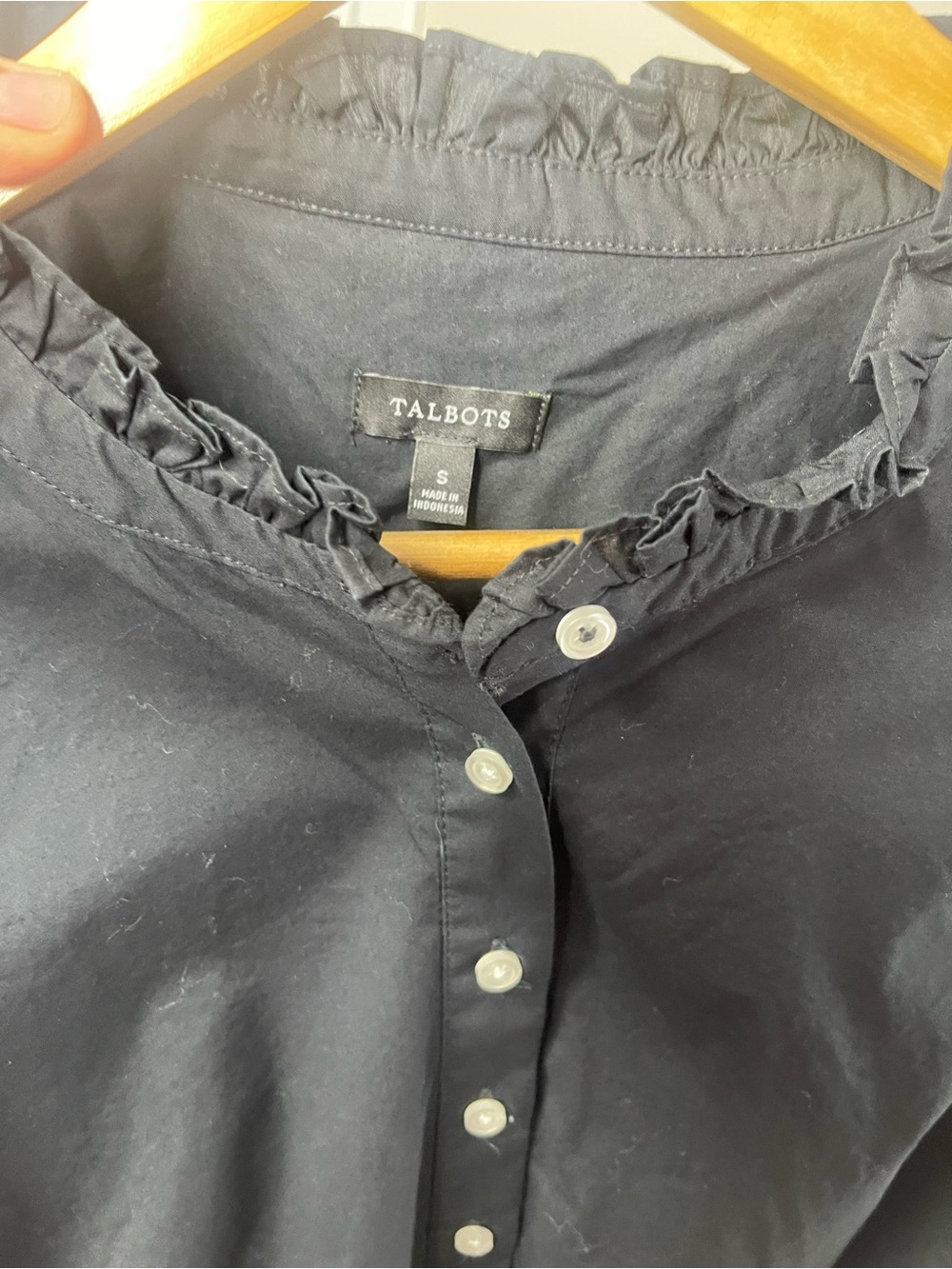 Talbots Women’s Pop Over Ruffle Collar - Picture 3 of 3